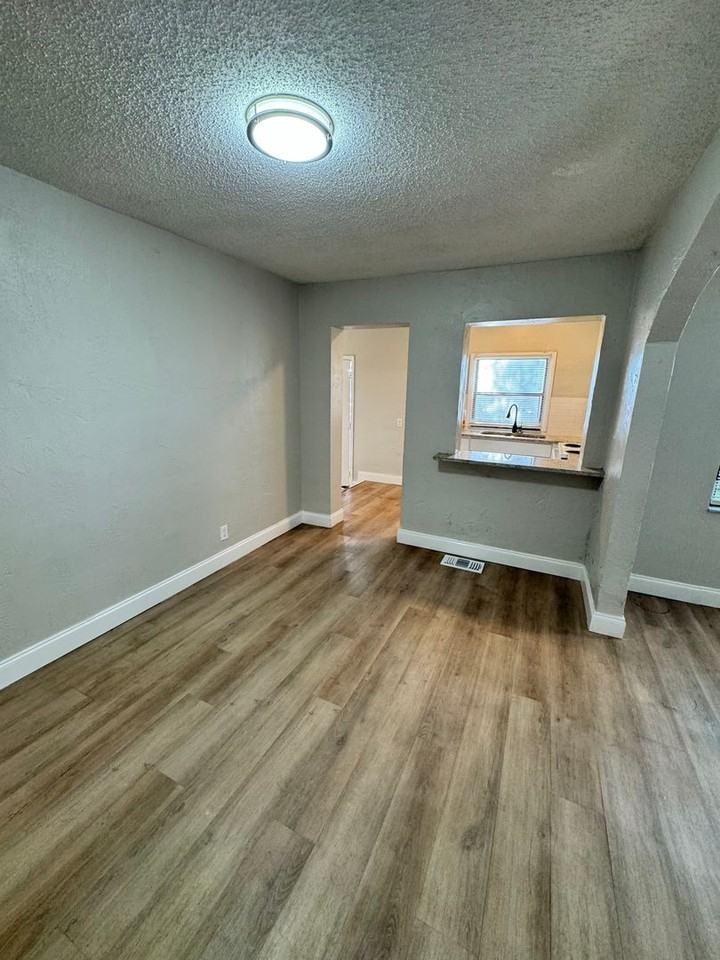 601 Vera Street - Photo 5 of 12