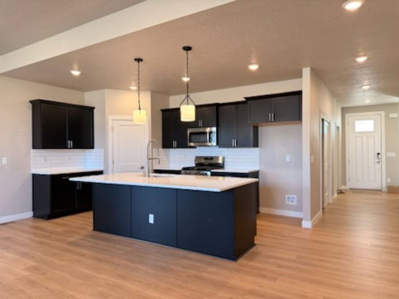 6866 North Coeur Terre Boulevard - Photo 3 of 43