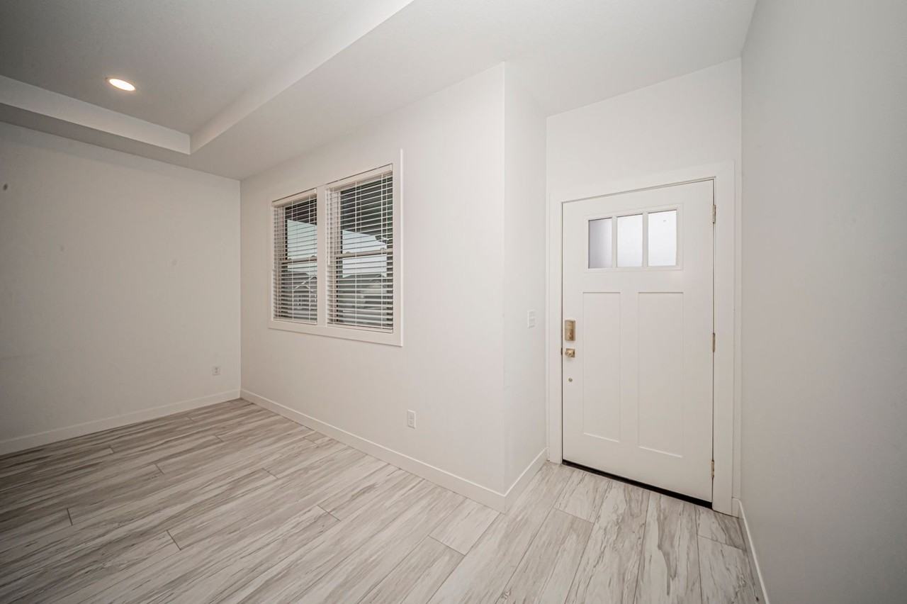 2501 Oriole Ln - Photo 6 of 39