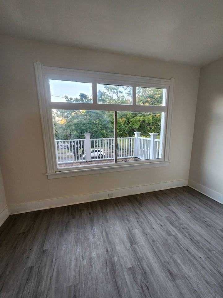 2186 E 89th St - Photo 5 of 49