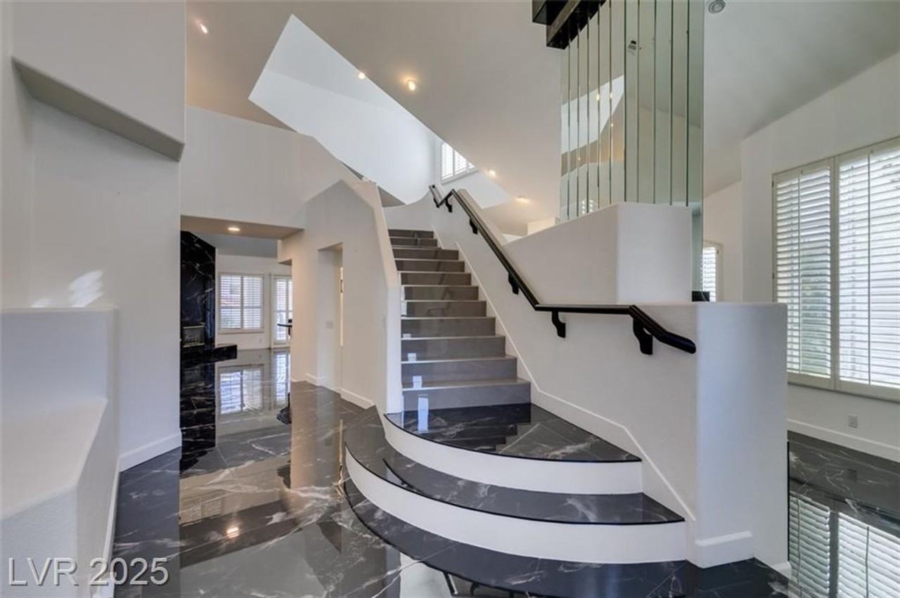 174 Buena Ct - Photo 4 of 50