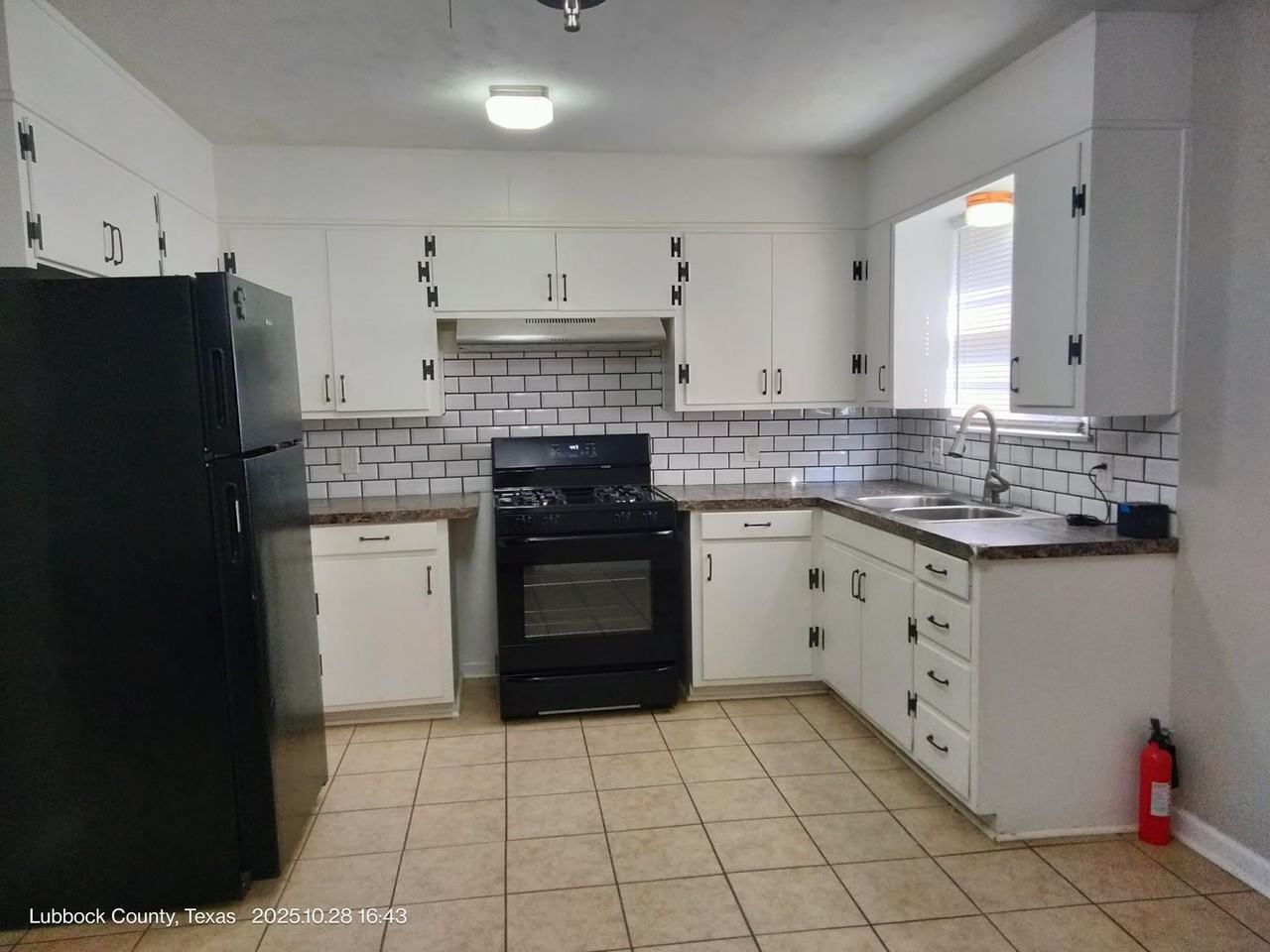 4921 39th St - Photo 3 of 16