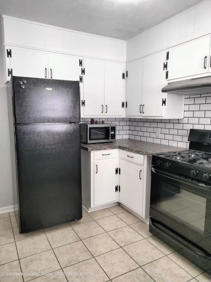 4921 39th St - Photo 4 of 16