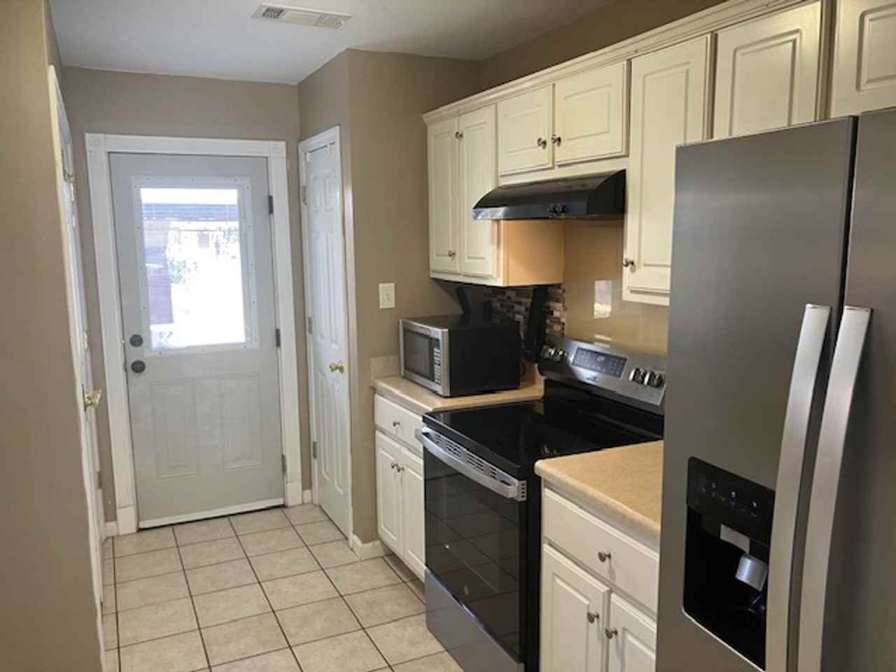 108 Peyton Cove - Photo 3 of 11