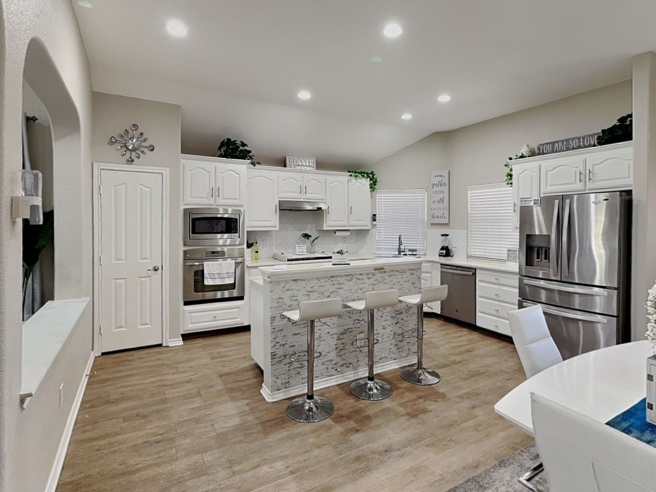 1 Beechcreek Dr - Photo 4 of 18