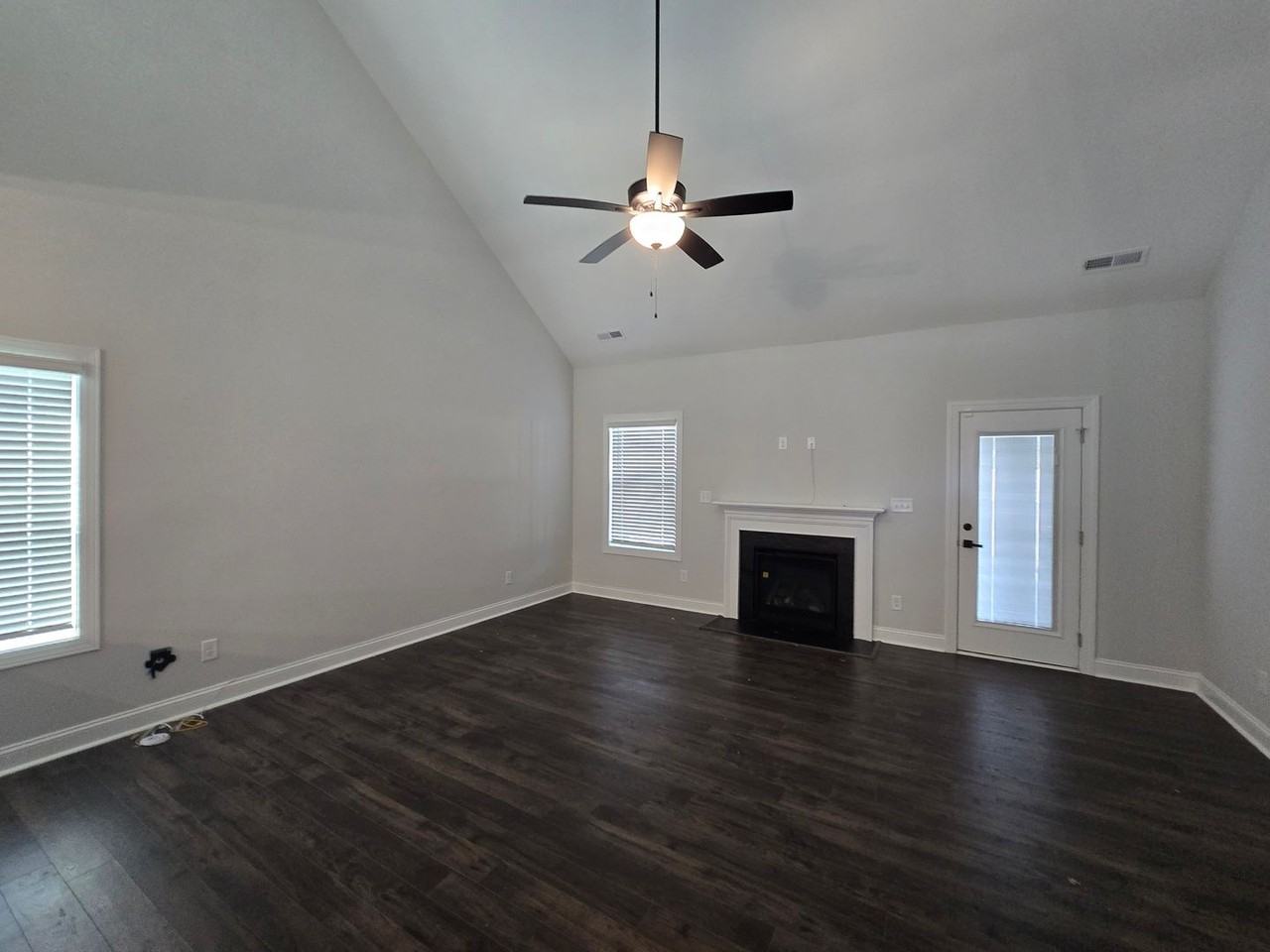 1952 Stackhouse Dr - Photo 4 of 25