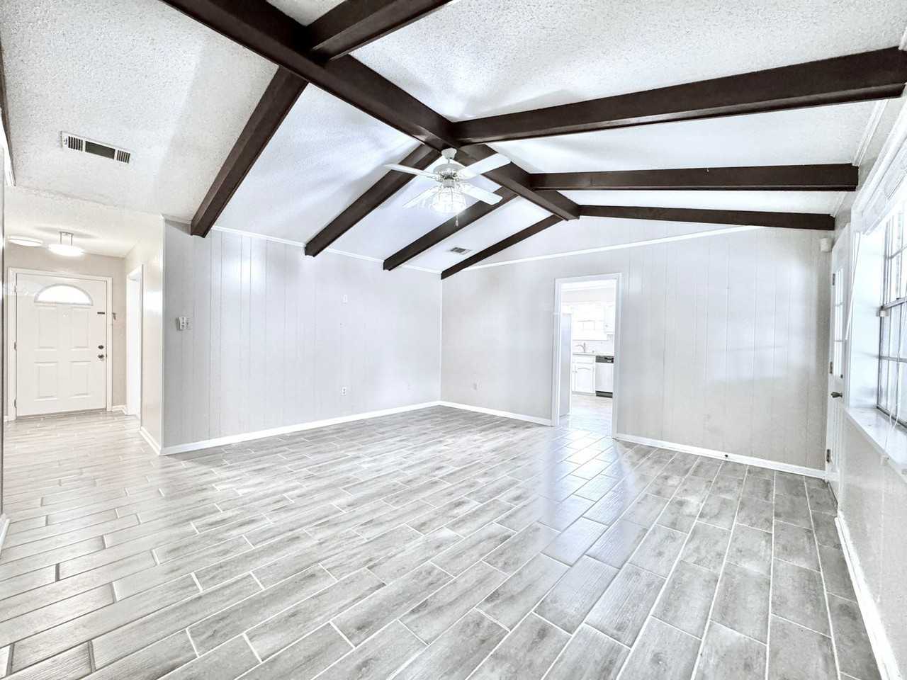 4738 Woodlyn Dr - Photo 4 of 36