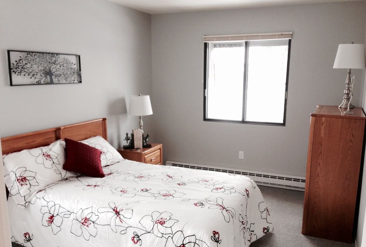 Silver Lake Apartments – Comfort, Convenience & Community in Portage, WI - Photo 3 of 50