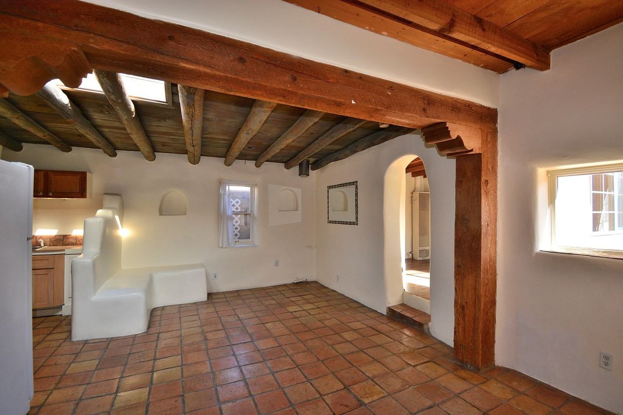 142 Duran St - Photo 3 of 31