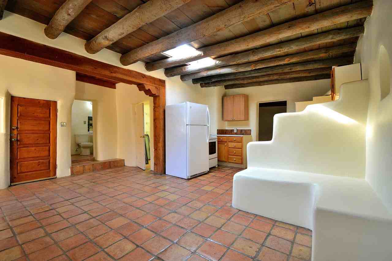 142 Duran St - Photo 5 of 31