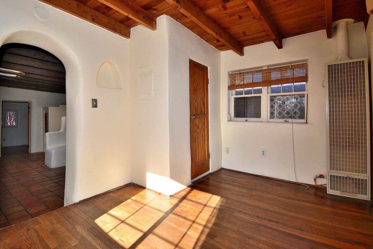 142 Duran St - Photo 7 of 31