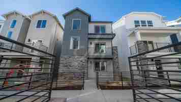 featured image of 10775 Spalding View