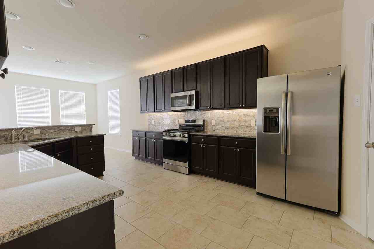 4615 Russet Leaf Trce - Photo 4 of 43