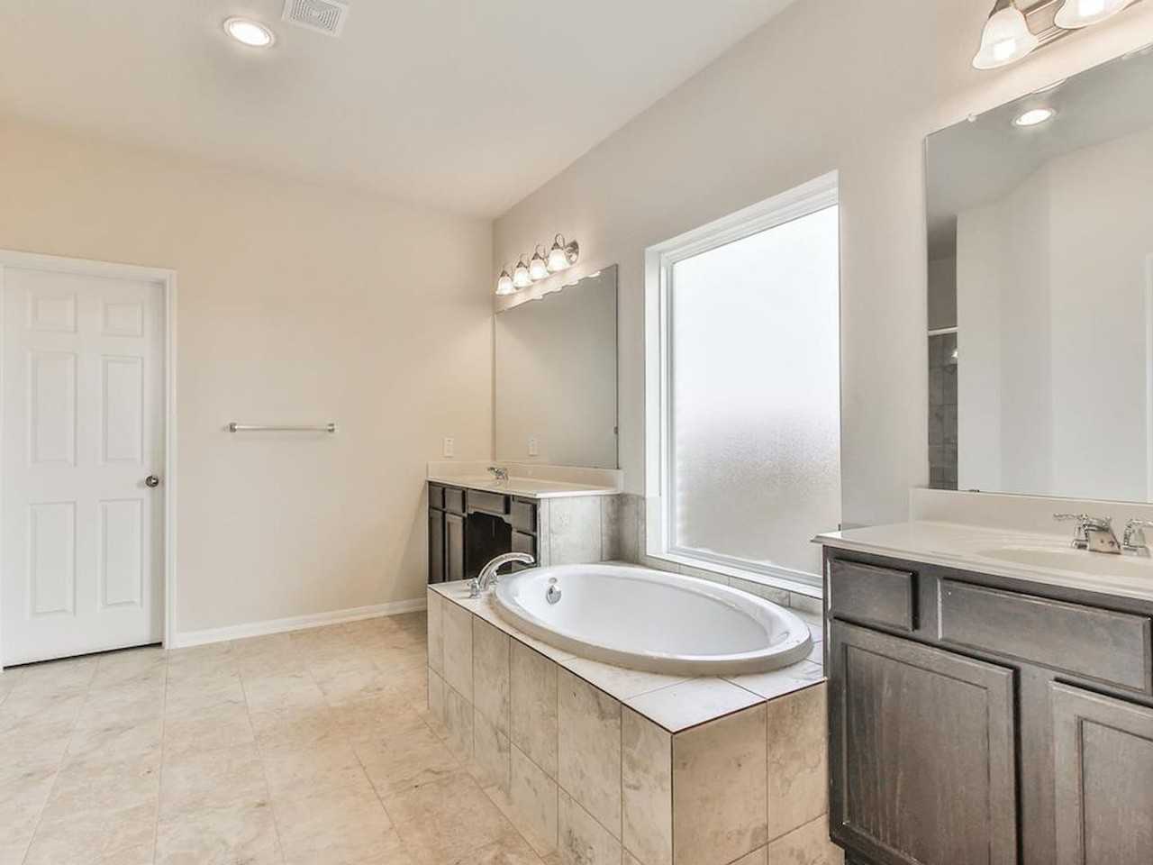 4615 Russet Leaf Trce - Photo 7 of 43