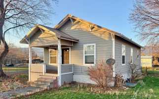 featured image of 1801 Russell Avenue