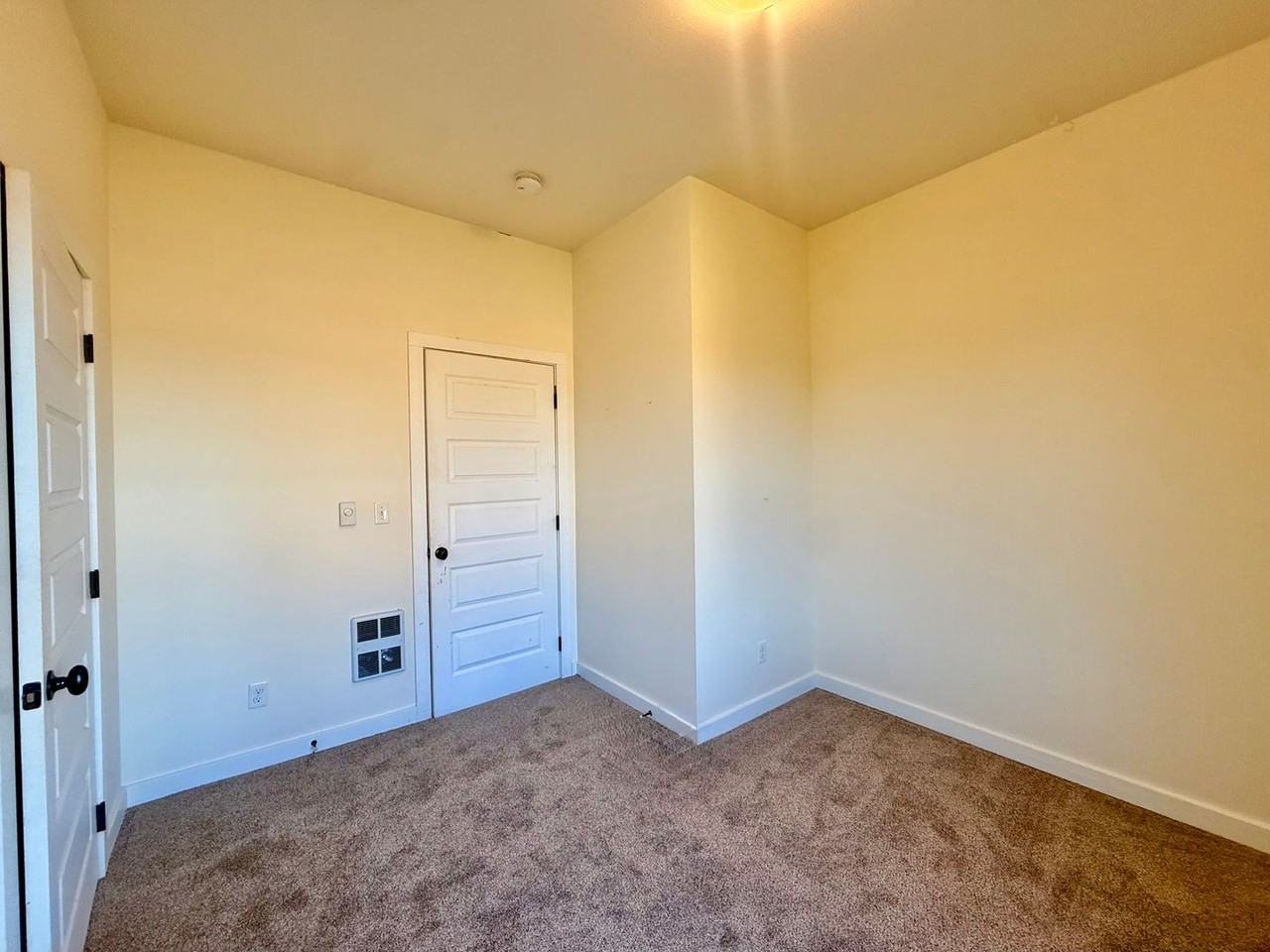 1801 Russell Avenue - Photo 6 of 13