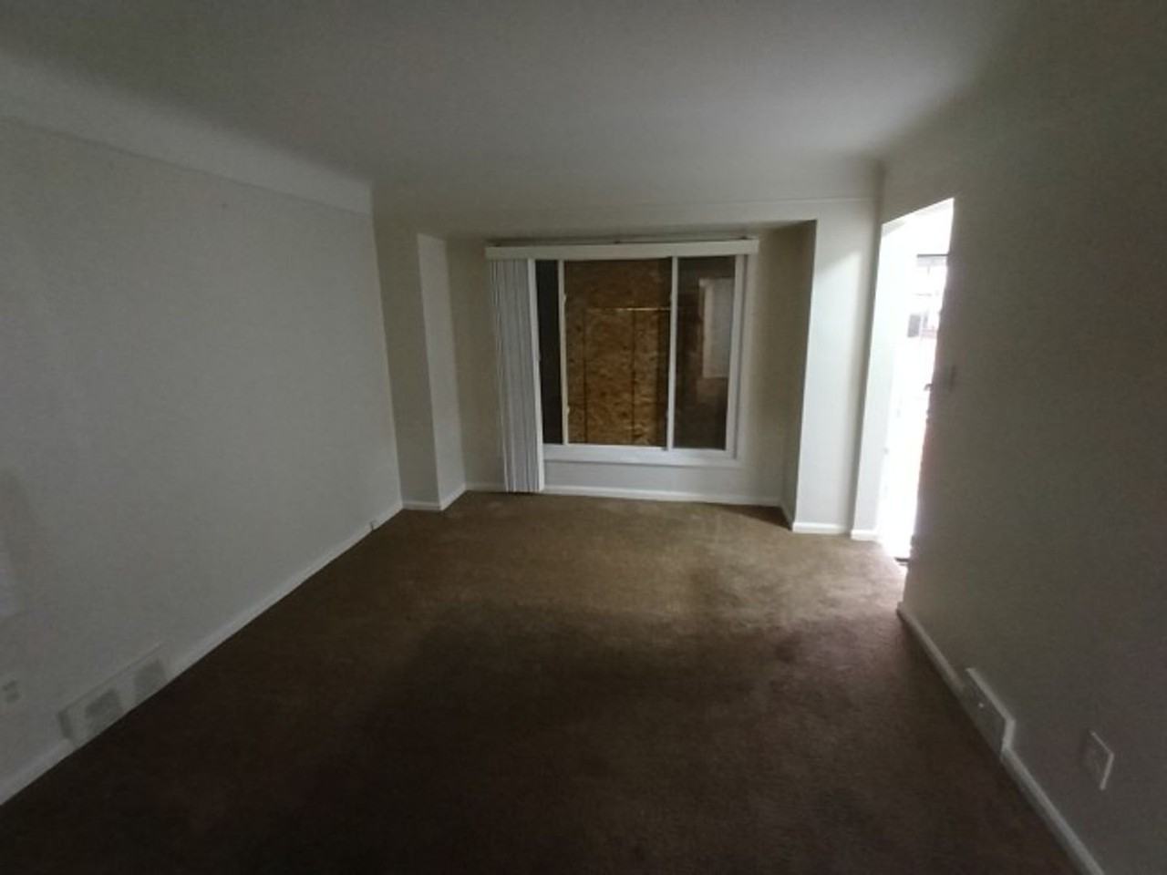 17693 Greenview Avenue - Photo 5 of 22