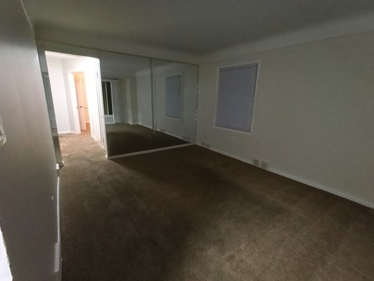 17693 Greenview Avenue - Photo 6 of 22