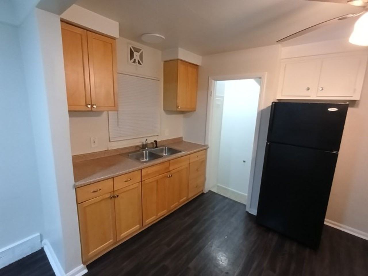 17693 Greenview Avenue - Photo 7 of 22