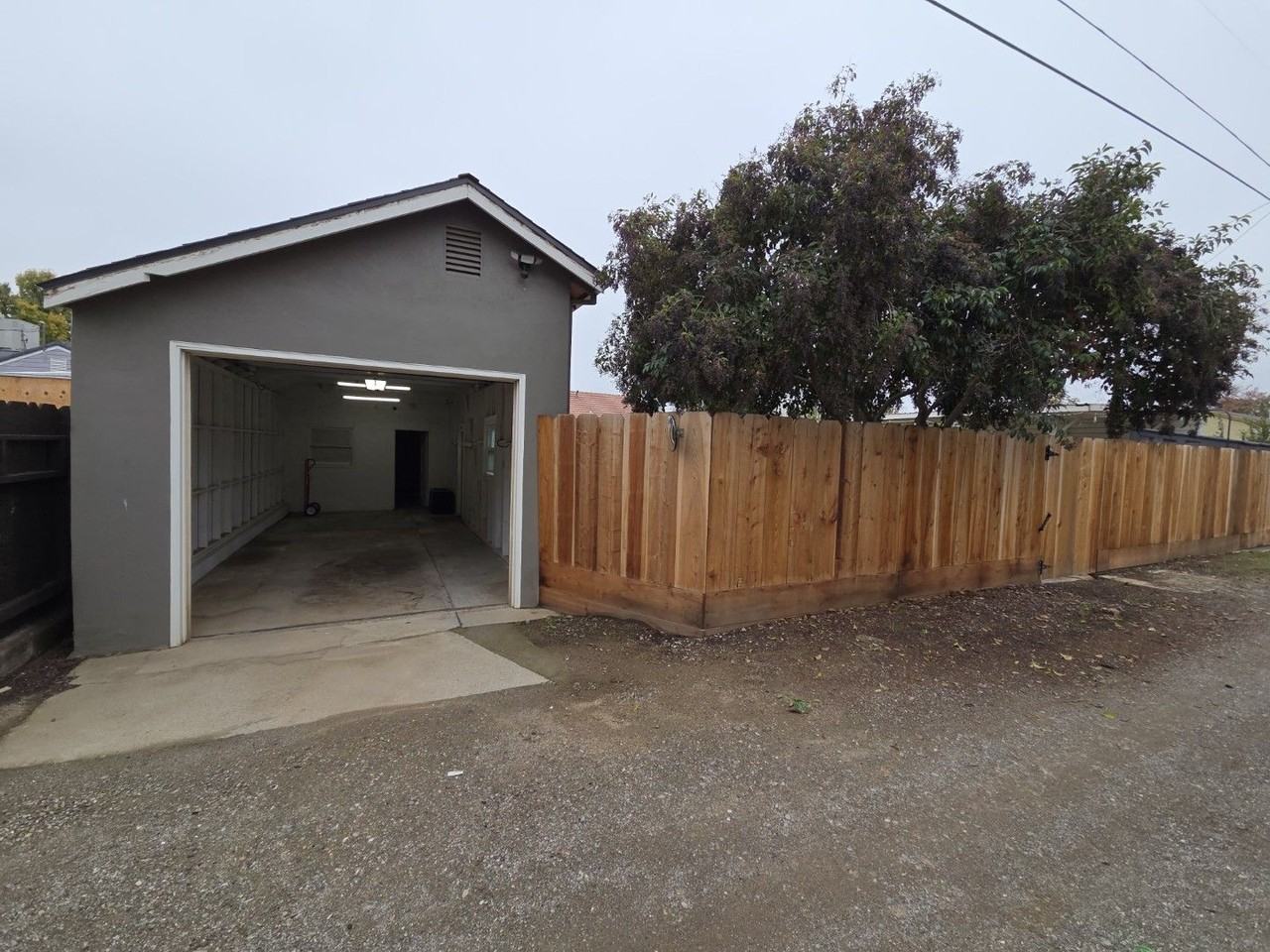 789 Elm Ave - Photo 2 of 36