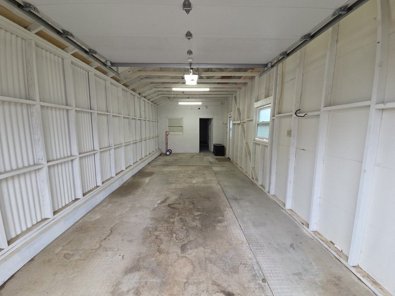 789 Elm Ave - Photo 3 of 36