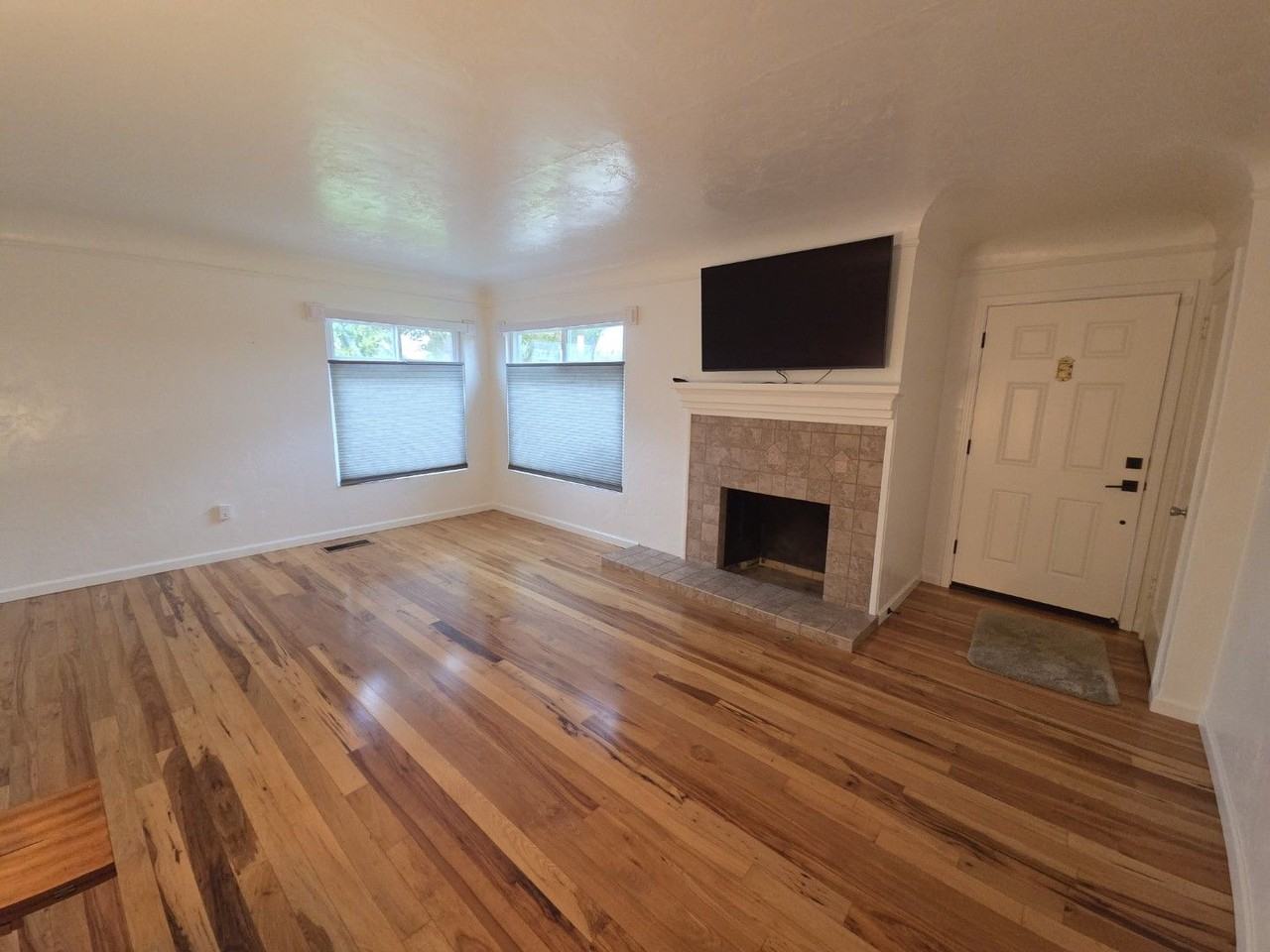 789 Elm Ave - Photo 5 of 36