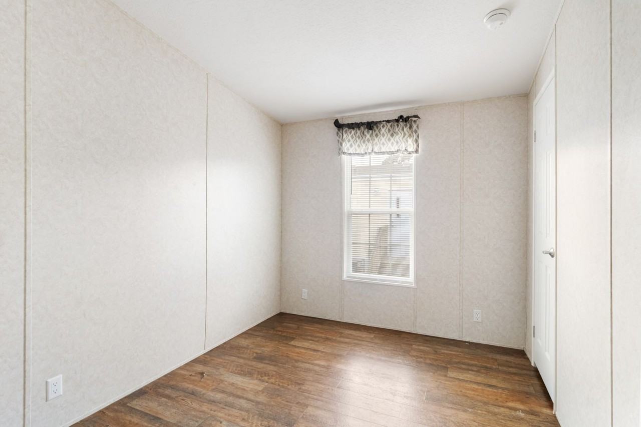 419 North Chestnut Road - Photo 4 of 21