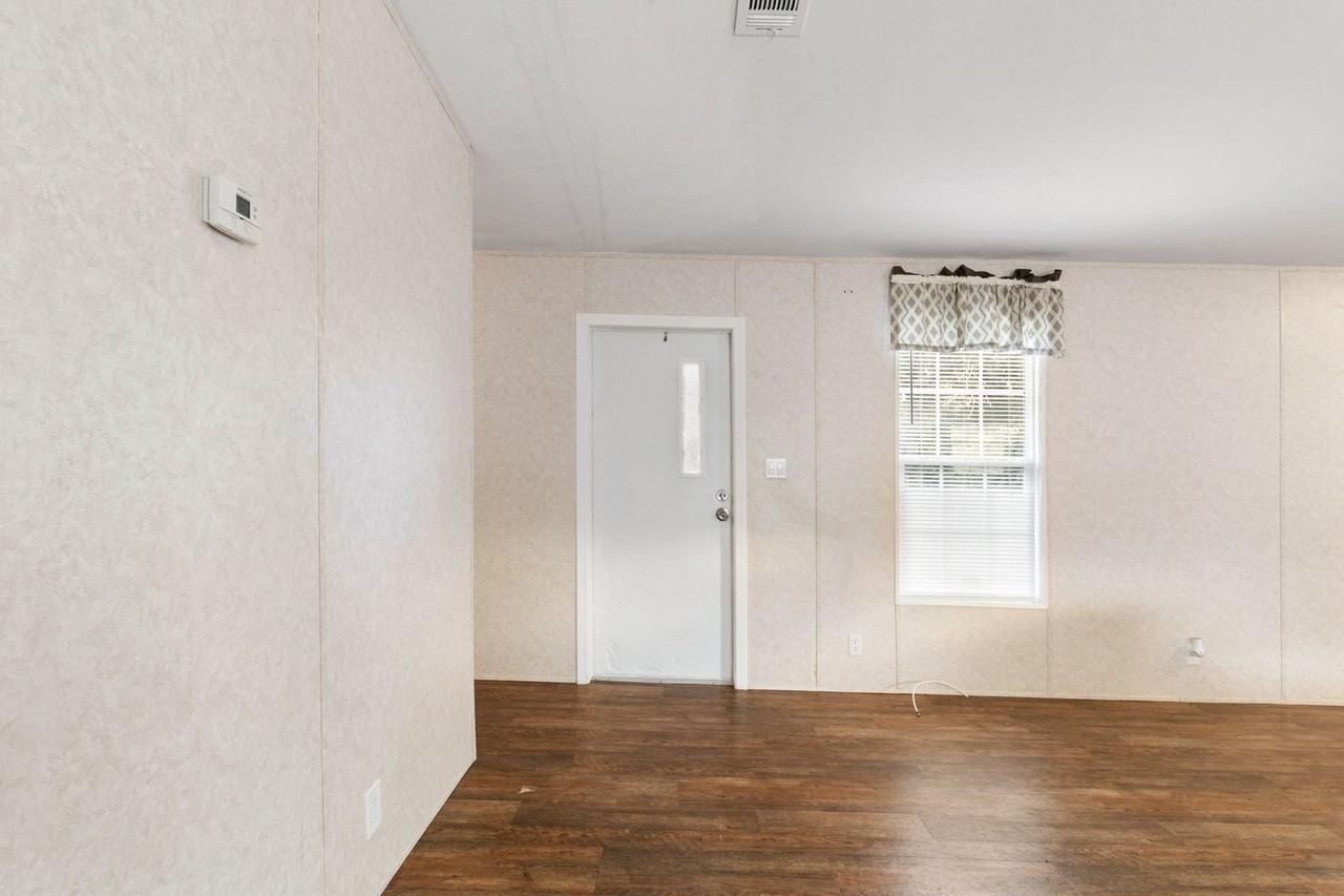 419 North Chestnut Road - Photo 6 of 21