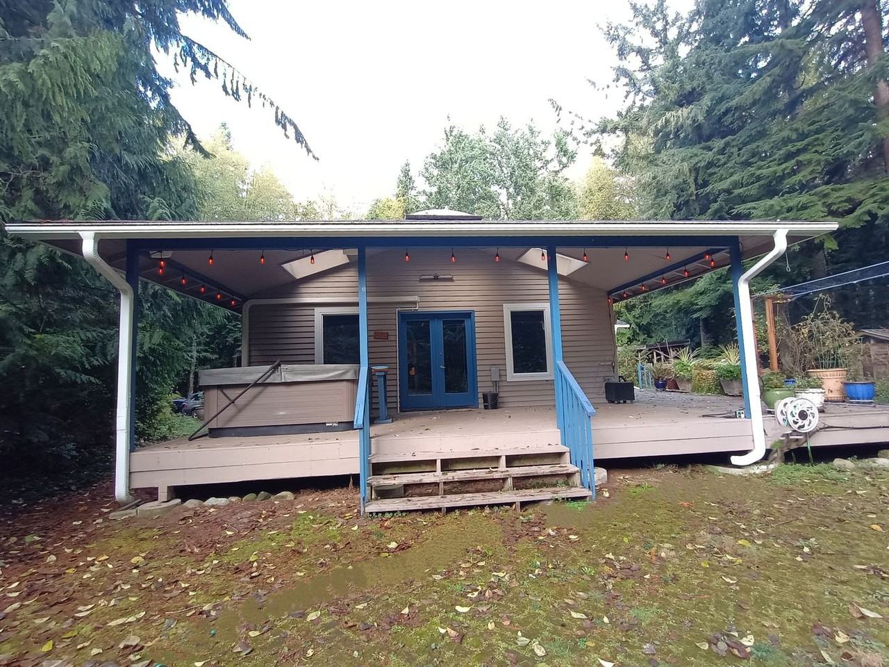 4060 Ne Kedros Dr - Photo 3 of 40