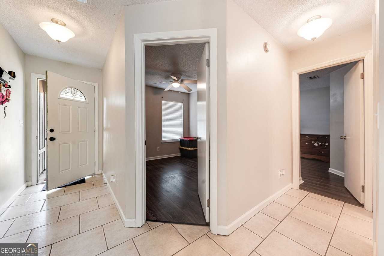 207 Candy Court - Photo 2 of 14