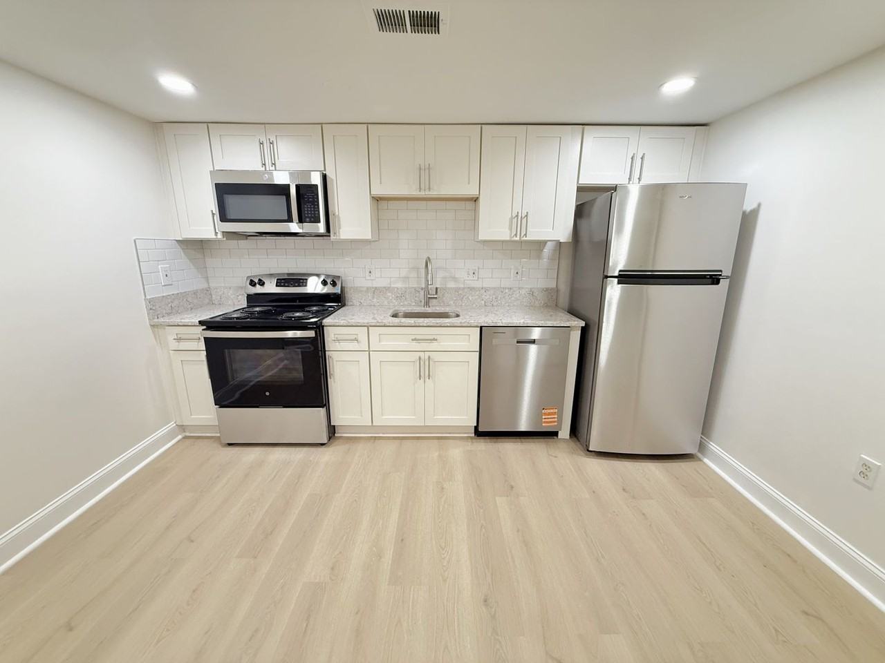 13th ST - Photo 5 of 26