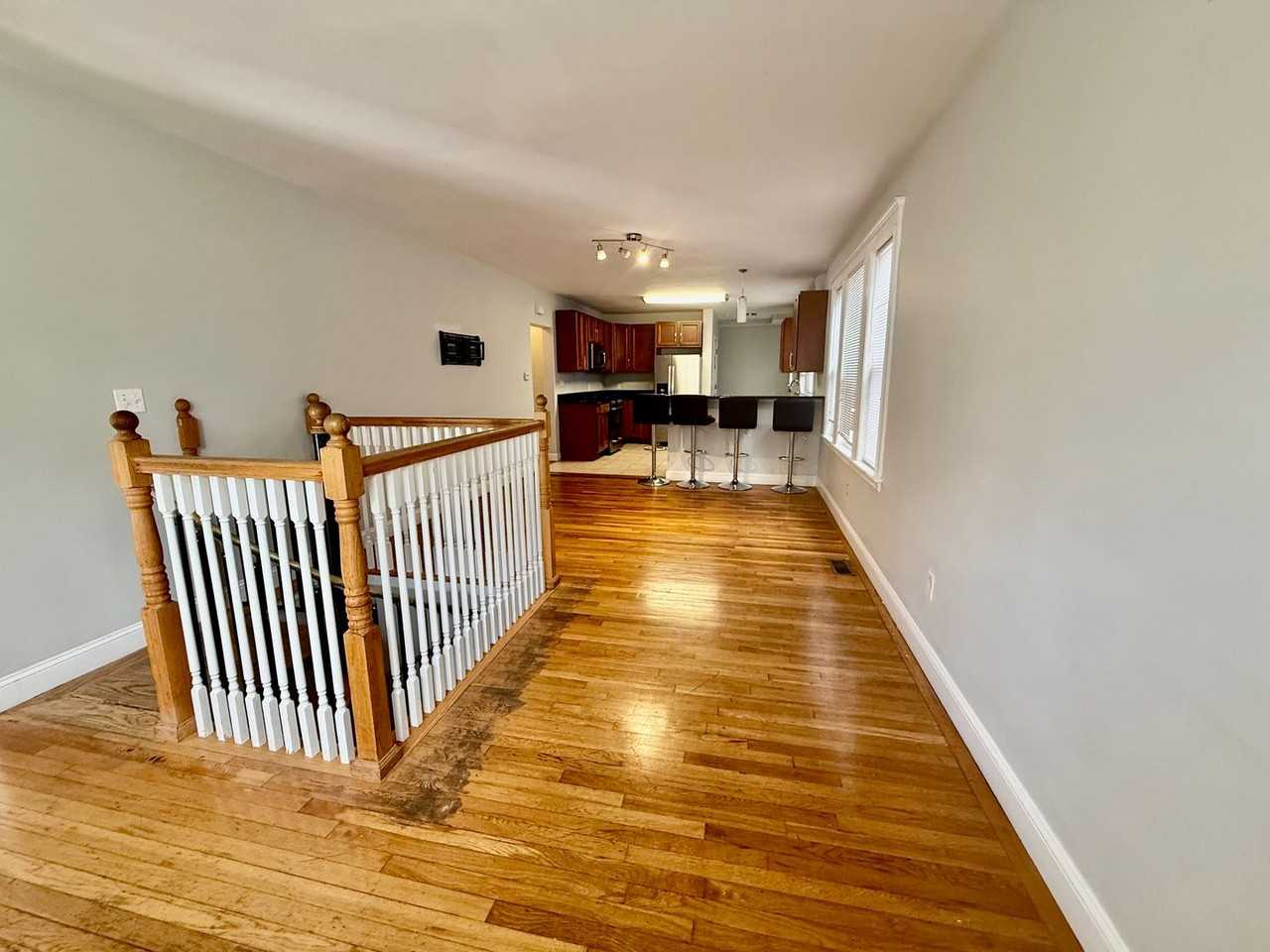 222 Calumet St - Photo 6 of 14