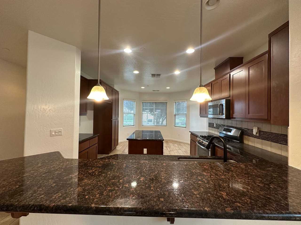 3633 West Harold Avenue - Photo 3 of 17