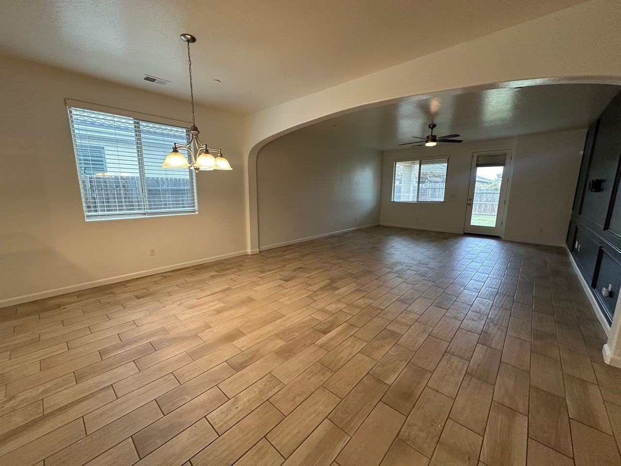 3633 West Harold Avenue - Photo 6 of 17