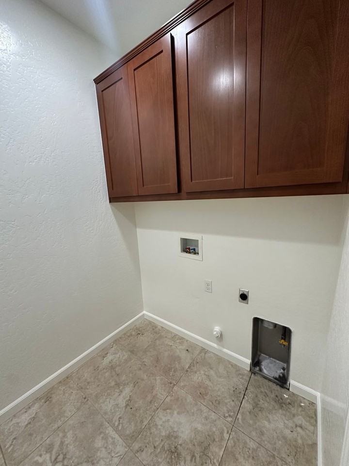 3633 West Harold Avenue - Photo 7 of 17