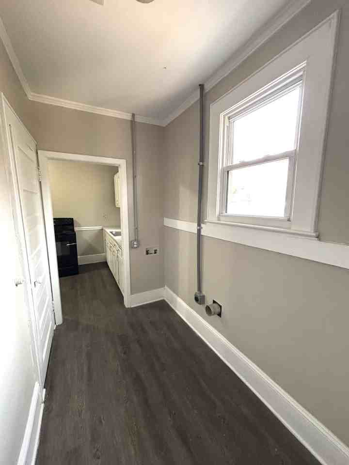 501 Richardson Ave #B - Photo 4 of 12