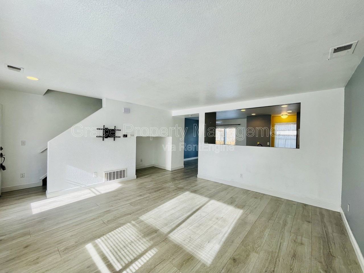 1217 Bluejay Ave - Photo 4 of 23