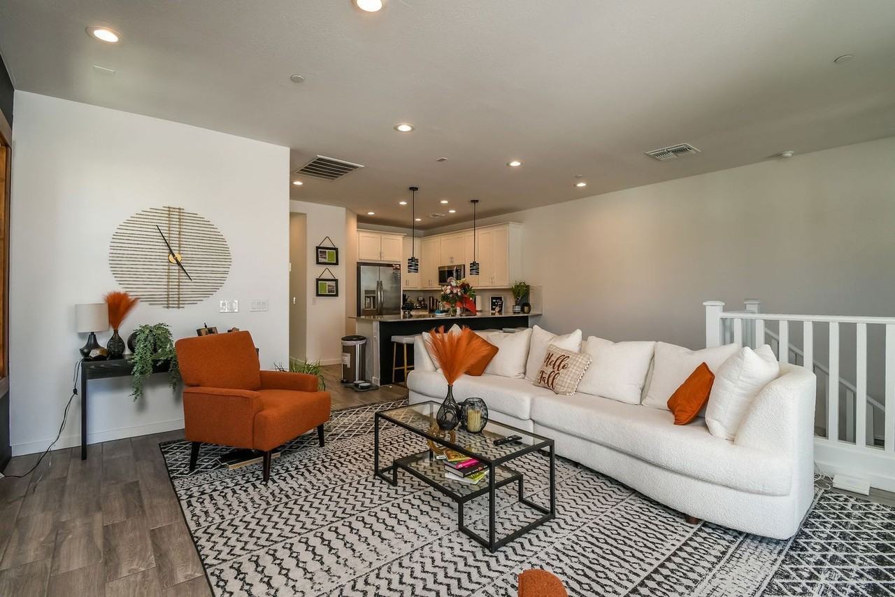 9922 E Wavelength Ave - Photo 7 of 34