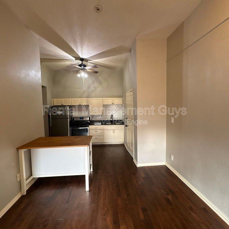 1163 7th St W #2 - Photo 3 of 7