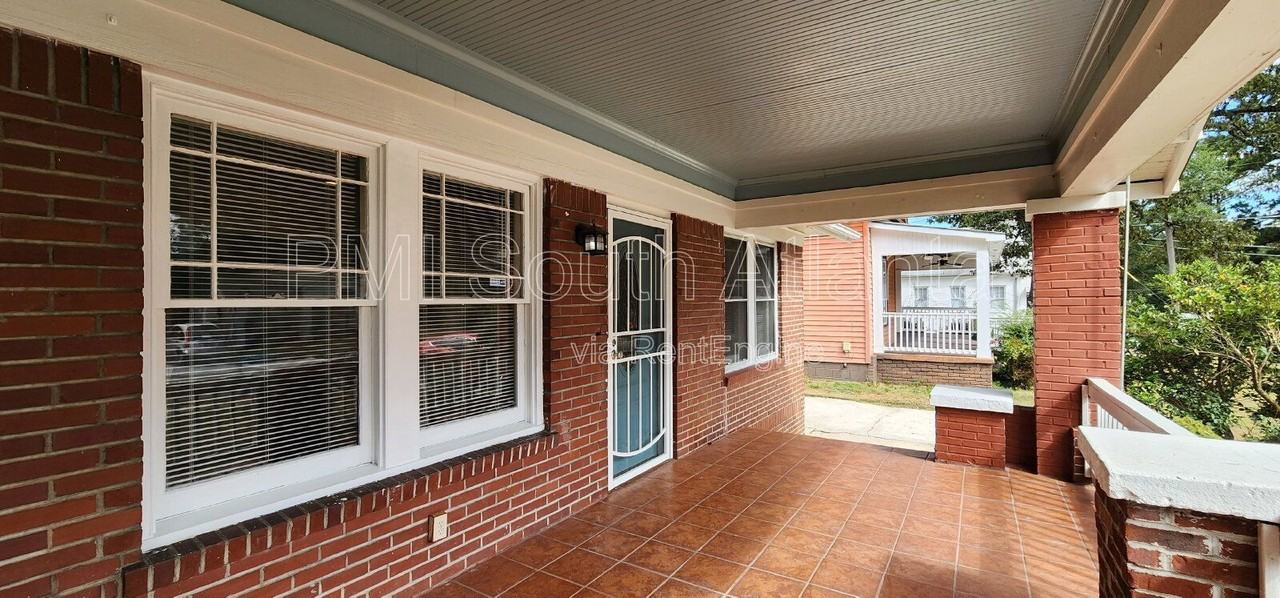 3411 North Fulton Avenue - Photo 3 of 31