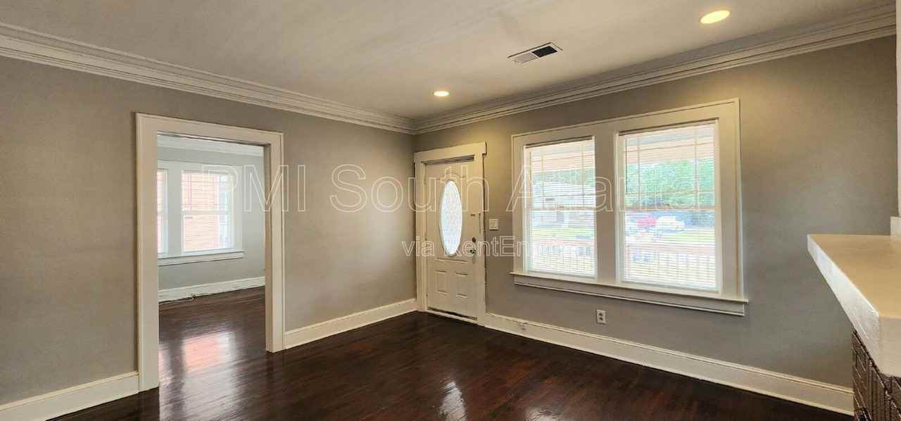 3411 North Fulton Avenue - Photo 7 of 31