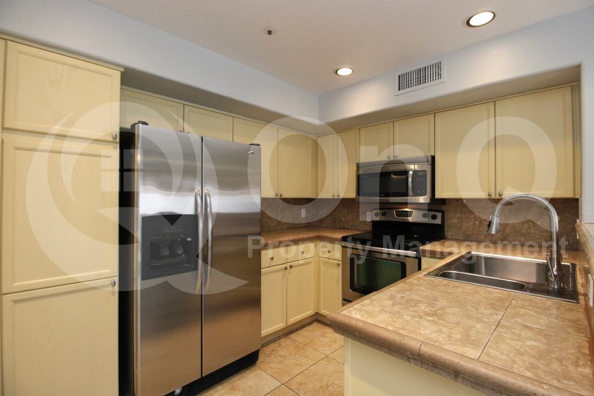 710 S Saint Martin Dr - Photo 3 of 25