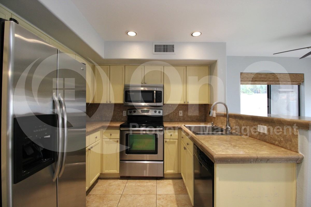 710 S Saint Martin Dr - Photo 4 of 25