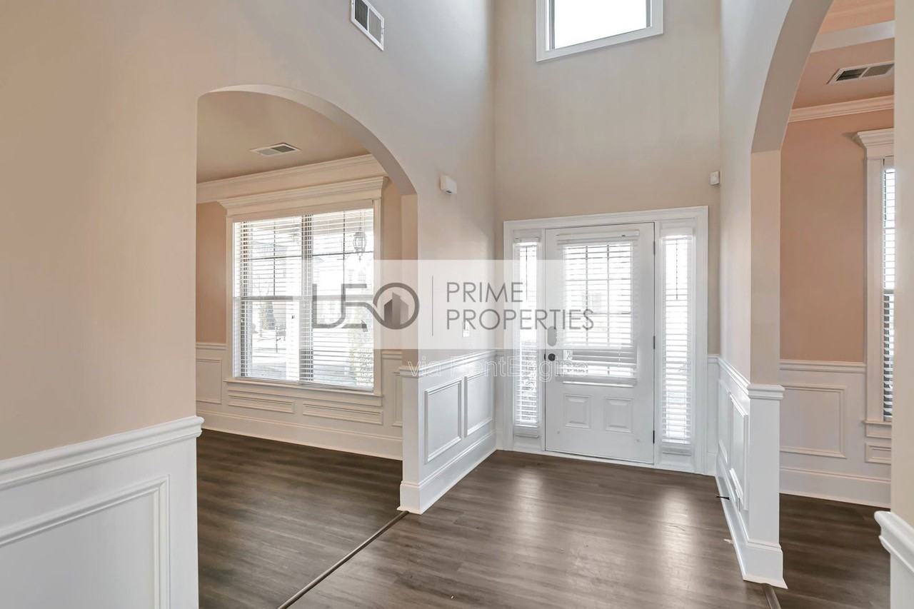 4276 Constellation Blvd - Photo 5 of 36