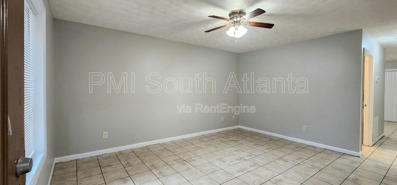 107 Spring Court - Photo 2 of 11