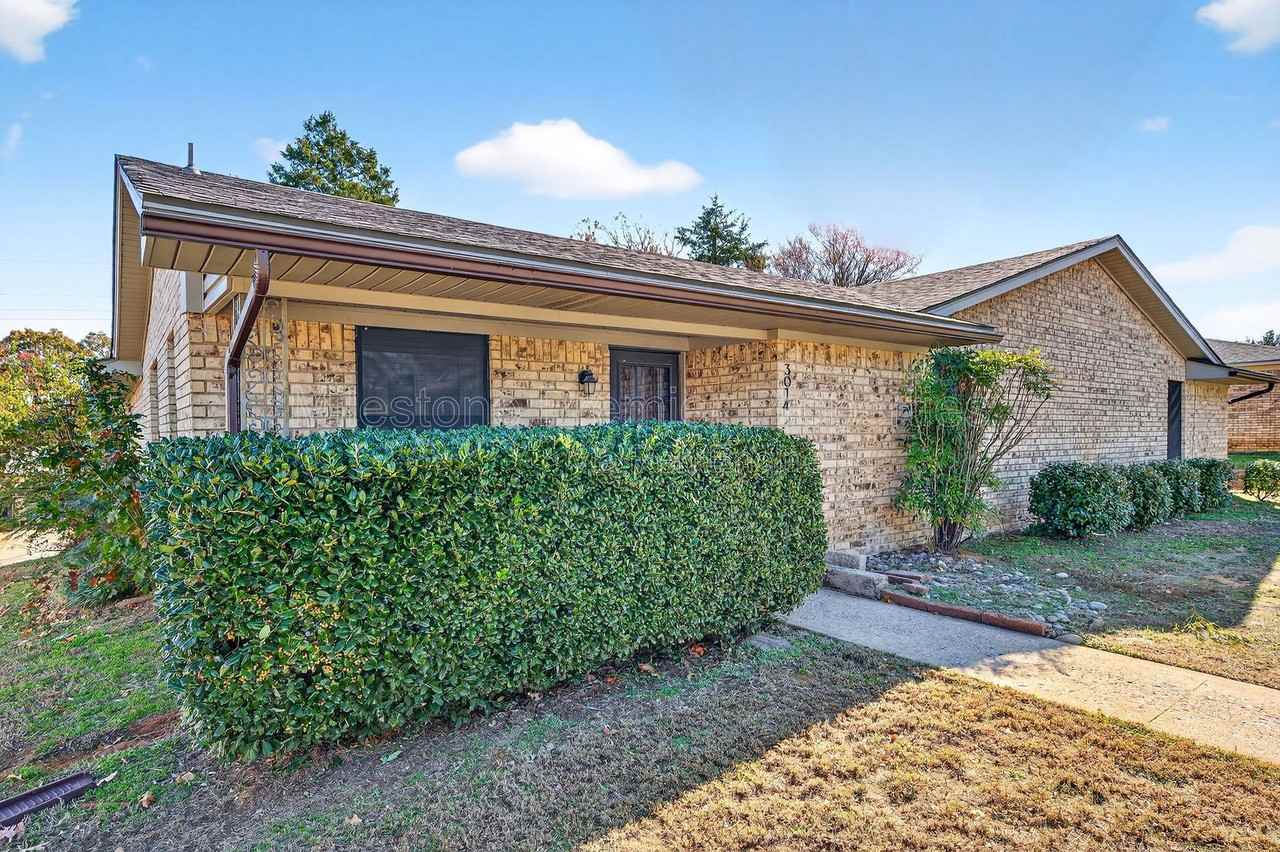 3014 Jennifer Ave - Photo 4 of 27