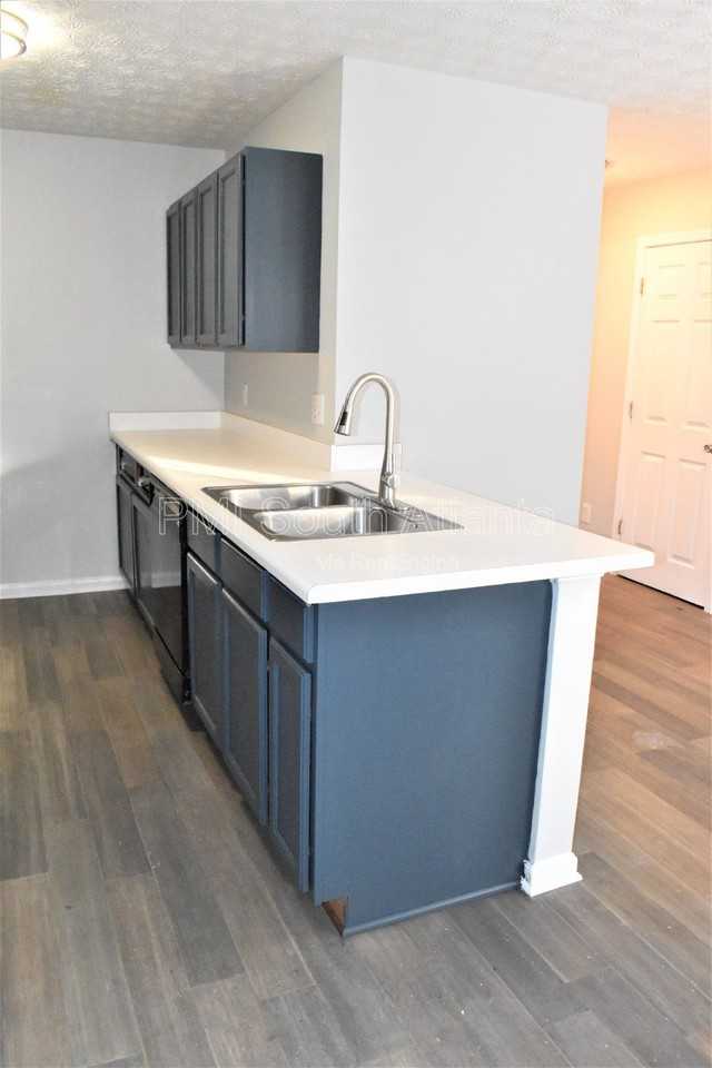 5798 Strathmoor Manor Cir - Photo 7 of 18