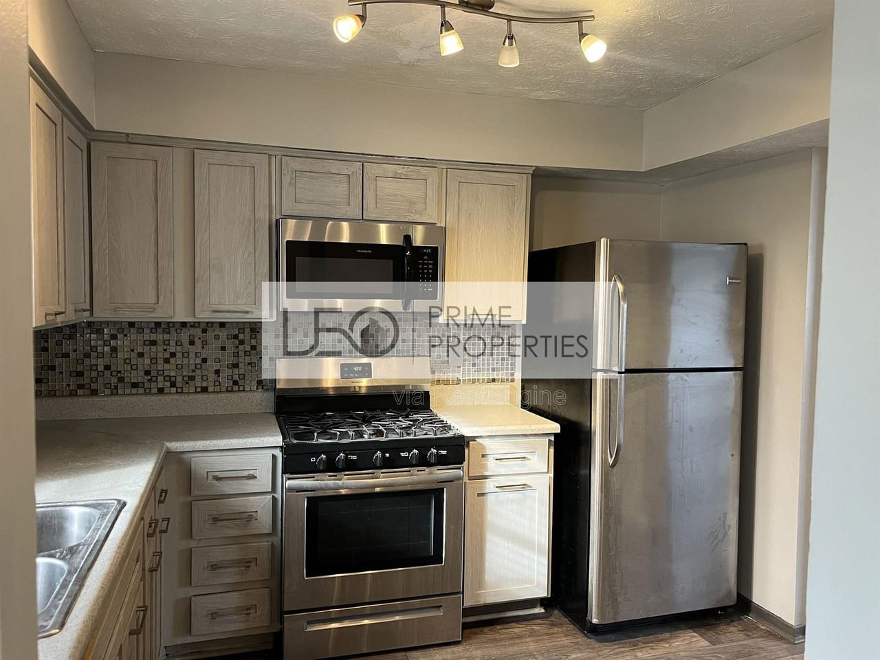 3081 Shadow Walk Ln - Photo 2 of 16