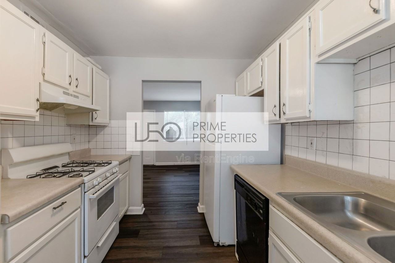 776 Crestside Ct - Photo 4 of 16