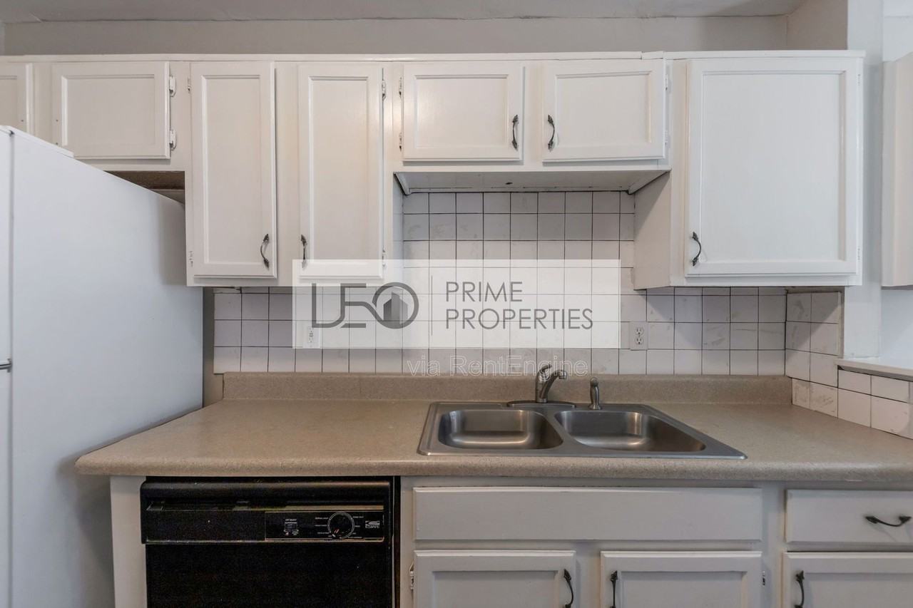 776 Crestside Ct - Photo 5 of 16